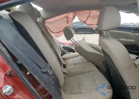 2017 Hyundai Elantra Se z USA, uszkodzony, nr VIN 5NPD84LF5HH133353